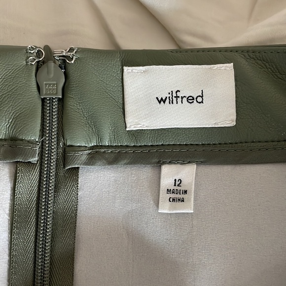 NWT Aritzia Wilfred Patio Leather Mini Skirt Sage - Picture 2 of 4